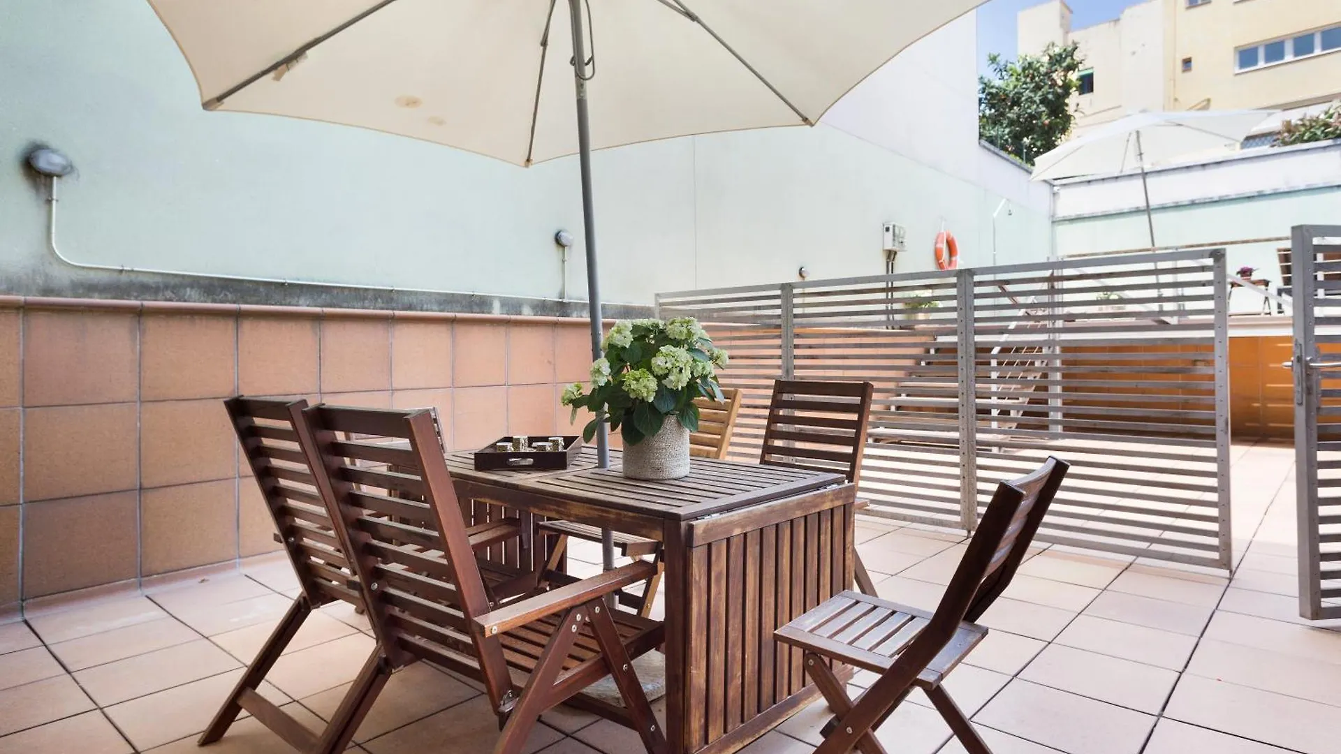 My Space Emirates - Bright Apartment In Gracia With Shared Pool Барселона 0*,