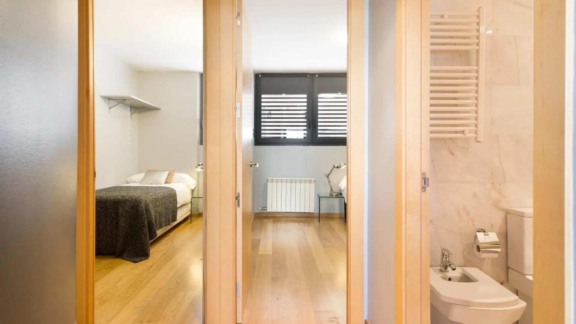 My Space Emirates - Bright Apartment In Gracia With Shared Pool Барселона