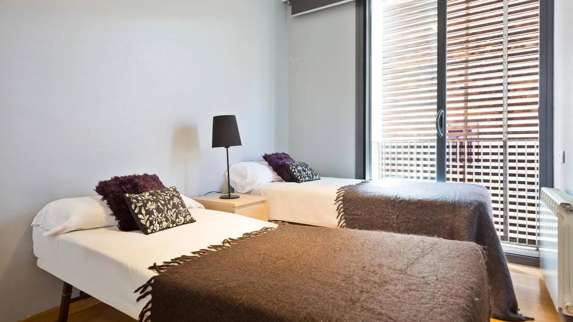 My Space Emirates - Bright Apartment In Gracia With Shared Pool Барселона 0*,