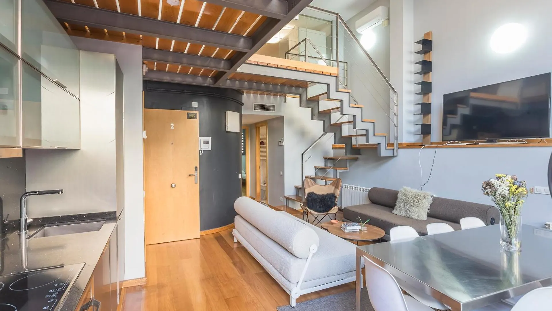 My Space Emirates - Bright Apartment In Gracia With Shared Pool Барселона