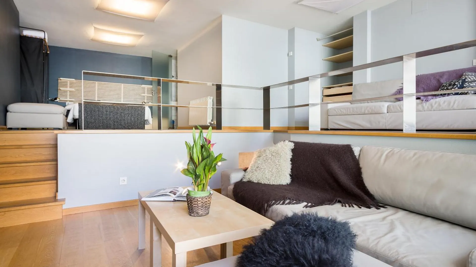 My Space Emirates - Bright Apartment In Gracia With Shared Pool Barcelona Spanien