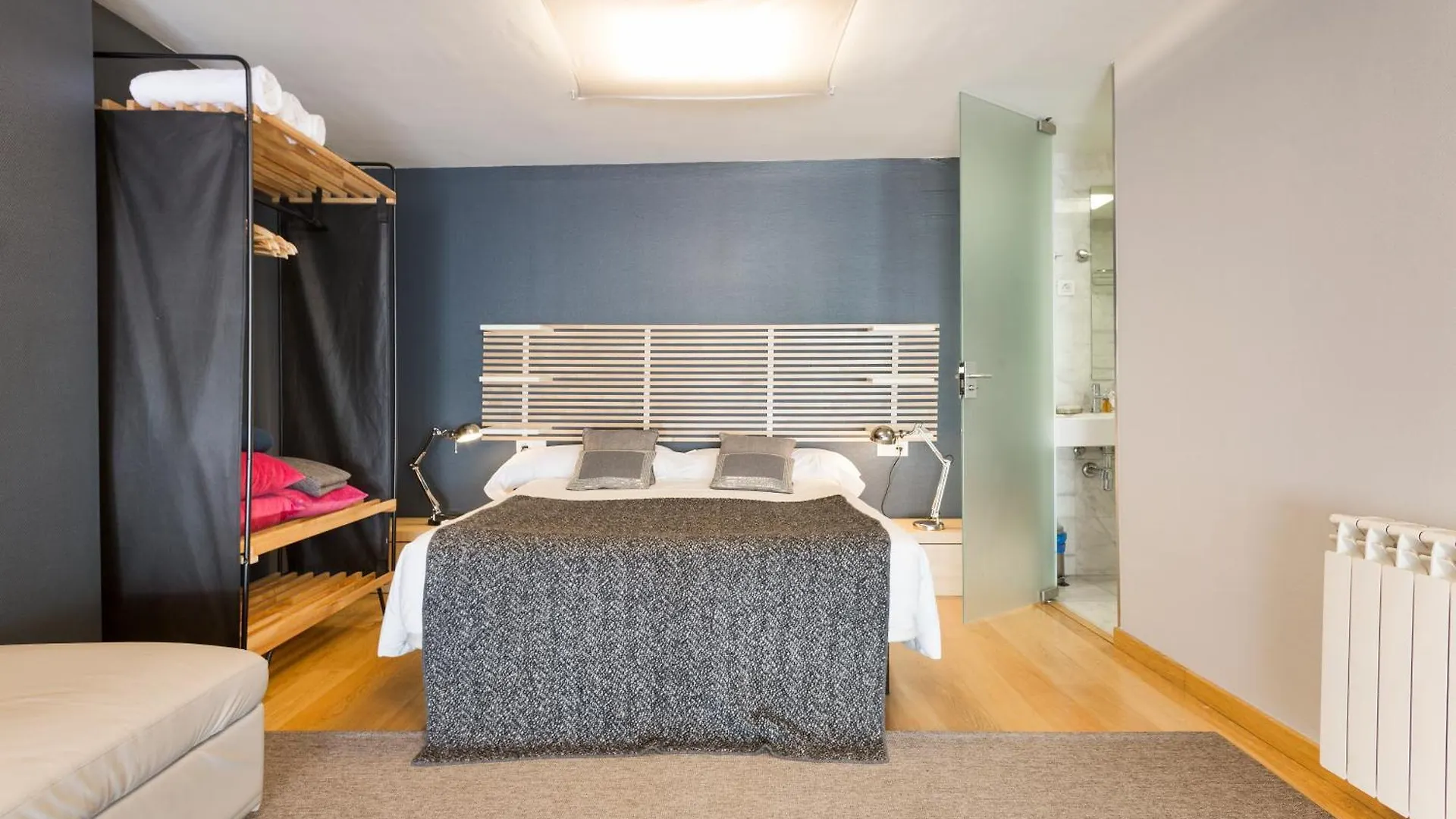 My Space Emirates - Bright Apartment In Gracia With Shared Pool Barcelona Spanien