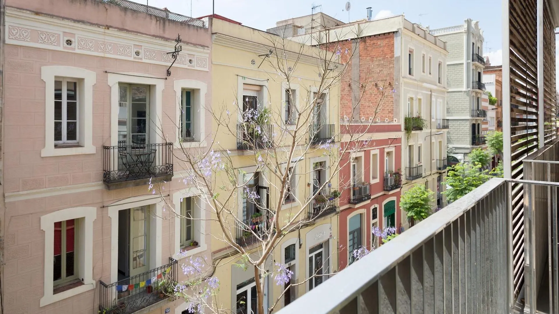 My Space Emirates - Bright Apartment In Gracia With Shared Pool Barcelona