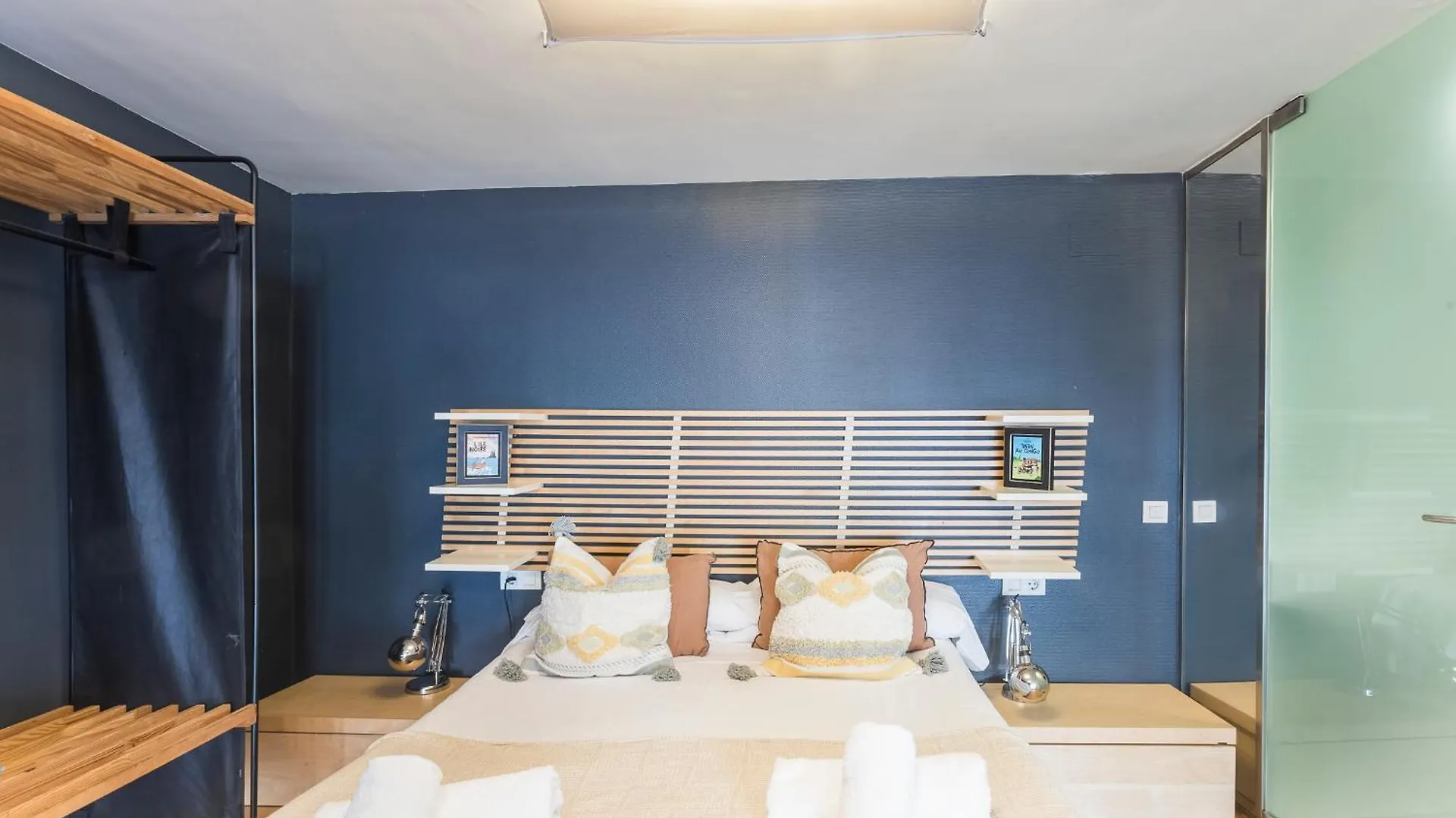 My Space Emirates - Bright Apartment In Gracia With Shared Pool Barcelona 0*,