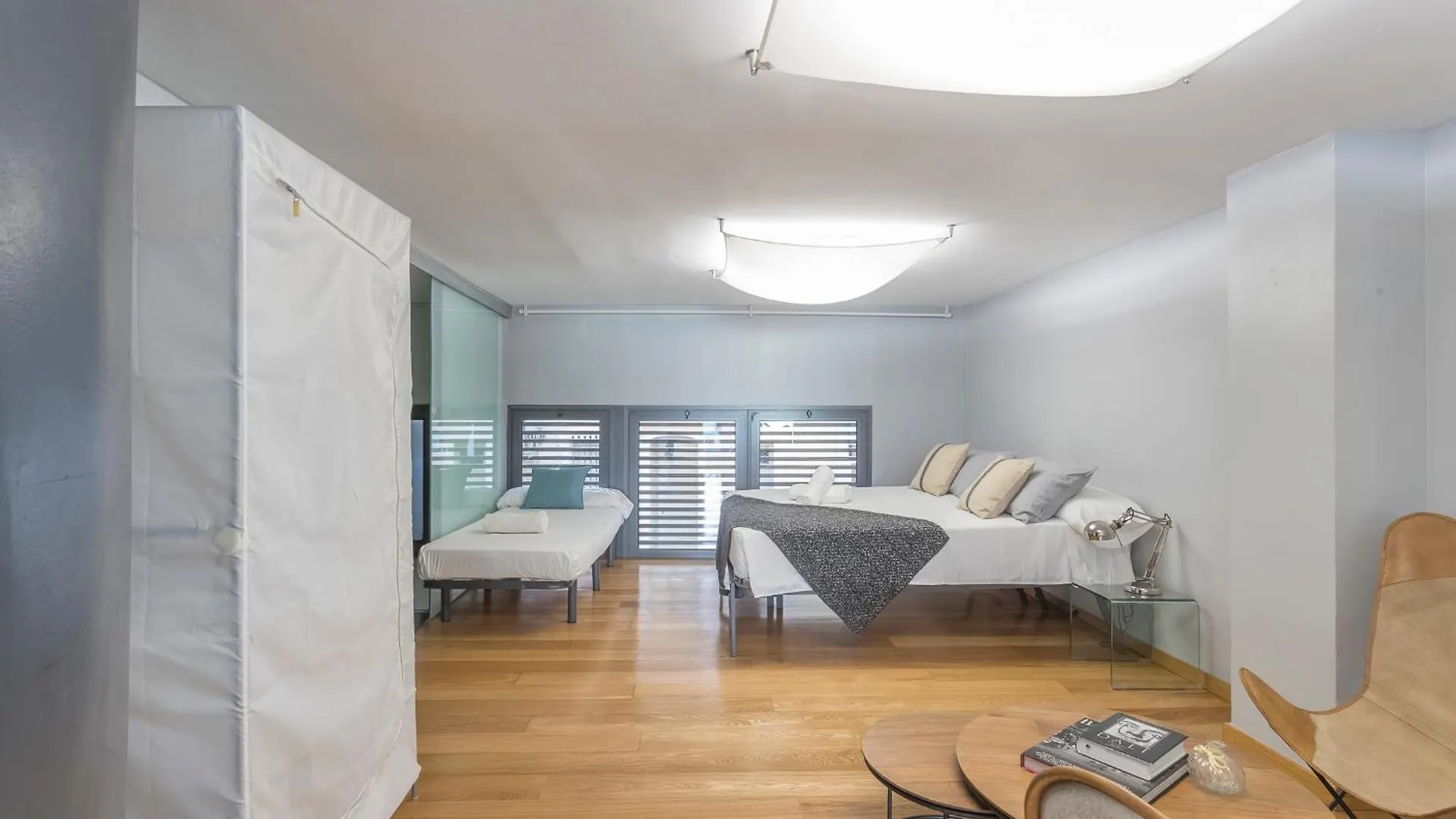 My Space Emirates - Bright Apartment In Gracia With Shared Pool Barcelona Spanien