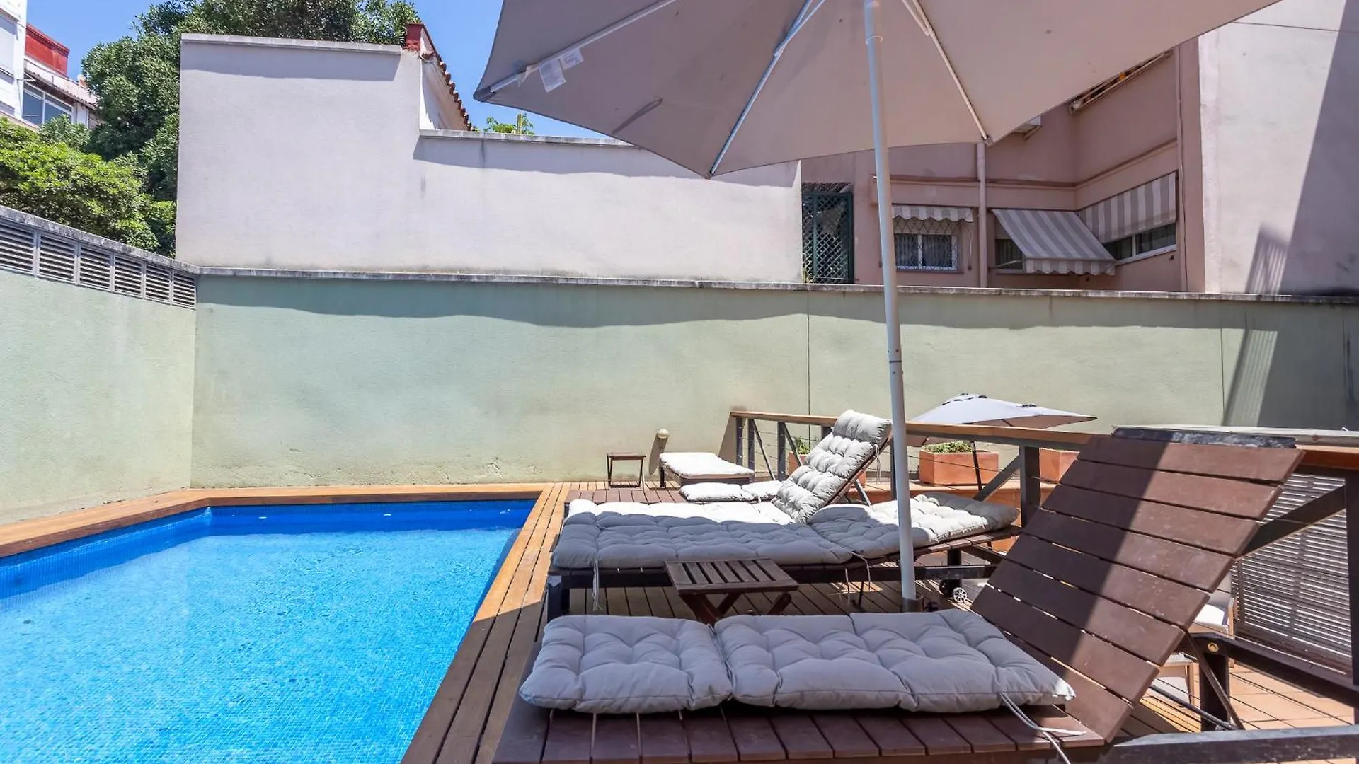 My Space Emirates - Bright Apartment In Gracia With Shared Pool Barcelona